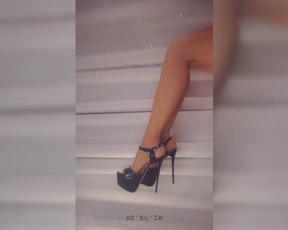 Empress Jennifer aka Empressjennxo OnlyFans - My sexy stems in stilettos