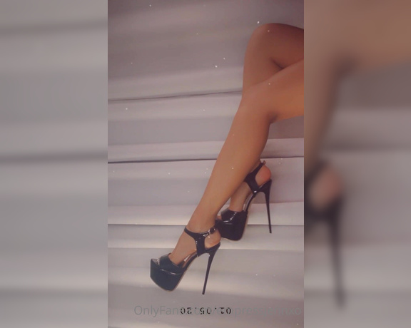 Empress Jennifer aka Empressjennxo OnlyFans - My sexy stems in stilettos