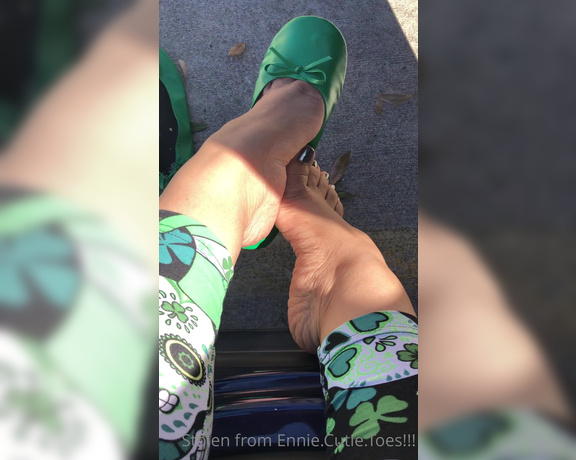 Ennie’s Toes and Soles aka Enniestoes OnlyFans - Stopped to buy gas and put on a little show for the guys secretly lusting over pretty feet Would 1