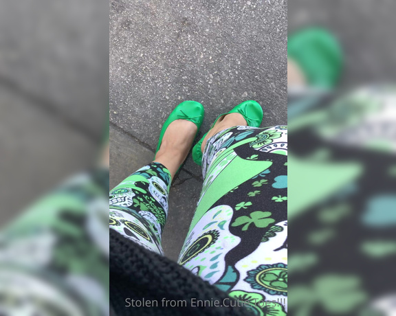 Ennie’s Toes and Soles aka Enniestoes OnlyFans - Stopped to buy gas and put on a little show for the guys secretly lusting over pretty feet Would 2