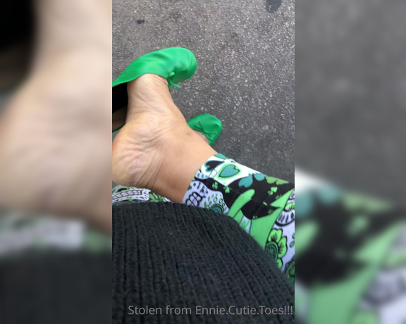 Ennie’s Toes and Soles aka Enniestoes OnlyFans - Stopped to buy gas and put on a little show for the guys secretly lusting over pretty feet Would 2