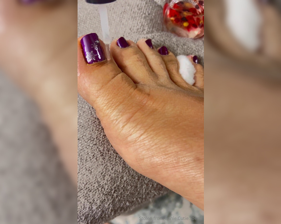 Ennie’s Toes and Soles aka Enniestoes OnlyFans - Just finished my toes Now time to moisturize Aren’t these just the cutest most suckable purple toe