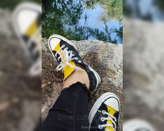 Ennie’s Toes and Soles aka Enniestoes OnlyFans - The most amazing breezy day at the park Sure the weathers nice but most importantly that soft gent