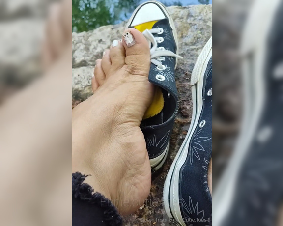 Ennie’s Toes and Soles aka Enniestoes OnlyFans - The most amazing breezy day at the park Sure the weathers nice but most importantly that soft gent