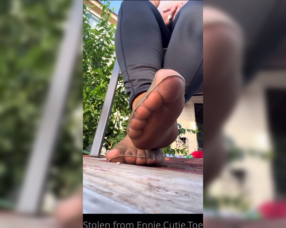 Ennie’s Toes and Soles aka Enniestoes OnlyFans - Such a beautiful day out! The birds are chirping, the wind is blowing, these nylons are rubbing toge