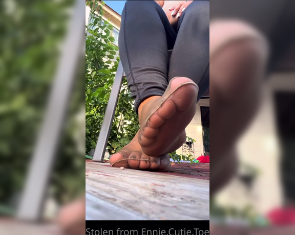 Ennie’s Toes and Soles aka Enniestoes OnlyFans - Such a beautiful day out! The birds are chirping, the wind is blowing, these nylons are rubbing toge