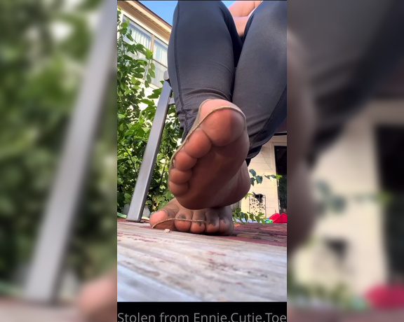 Ennie’s Toes and Soles aka Enniestoes OnlyFans - Such a beautiful day out! The birds are chirping, the wind is blowing, these nylons are rubbing toge