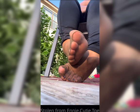 Ennie’s Toes and Soles aka Enniestoes OnlyFans - Such a beautiful day out! The birds are chirping, the wind is blowing, these nylons are rubbing toge