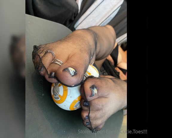 Ennie’s Toes and Soles aka Enniestoes OnlyFans - May the 4th be with you!