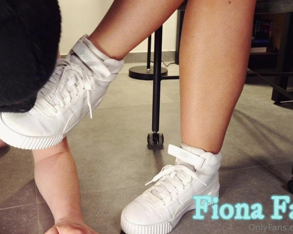 Fiona Fabel aka Fionafabel OnlyFans - Ignored and shoe worship