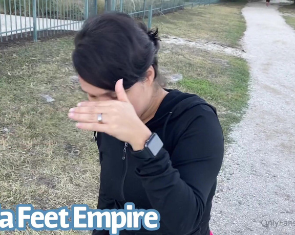 Alicia Feet Empire aka Aliciafeet OnlyFans - Alicia Jogging Sweaty Soles