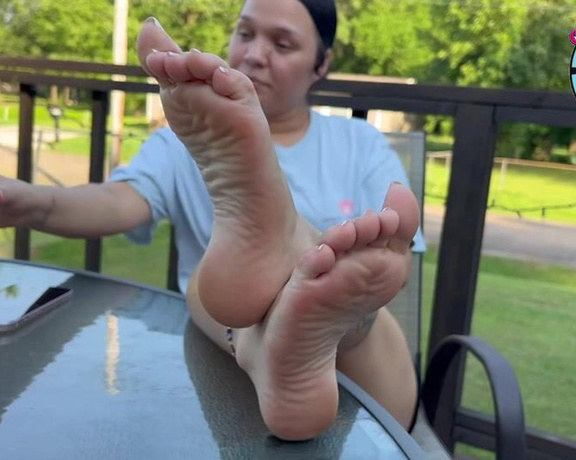 Alicia Feet Empire aka Aliciafeet OnlyFans - Alicia Backyard Feet