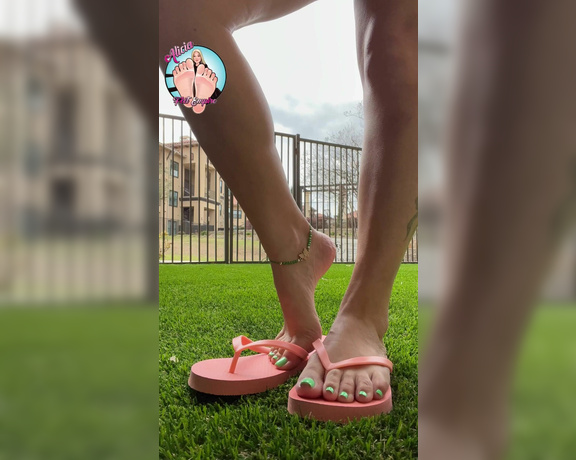 Alicia Feet Empire aka Aliciafeet OnlyFans - Alicia Spring Flip Flops