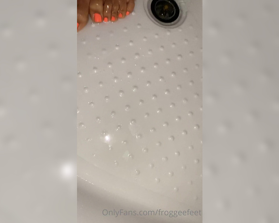 Froggee aka Froggeevip Onlyfans - Washing those cuties 6