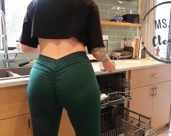 MsAmy aka Msamycleaning OnlyFans - How motivated can I make you