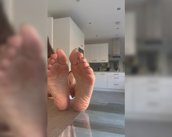 Bornroyal_feet aka Bornroyal_feet OnlyFans - I am in the house and feel super horny I take my dressing gown off and ask you to lick my feet, put