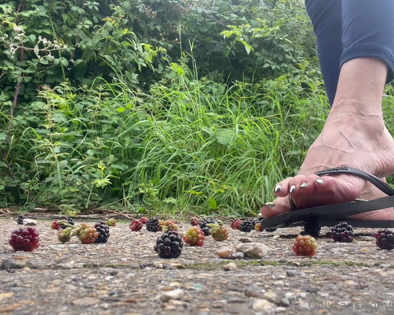 Bornroyal_feet aka Bornroyal_feet OnlyFans - Fruit crushing… although you might prefer me crushing something else… don’t you