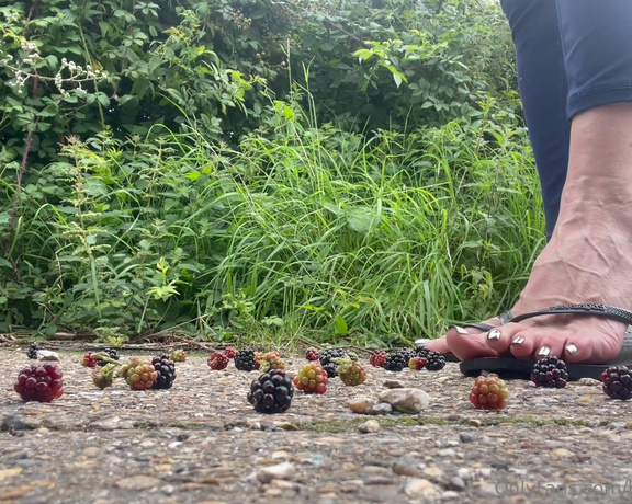 Bornroyal_feet aka Bornroyal_feet OnlyFans - Fruit crushing… although you might prefer me crushing something else… don’t you