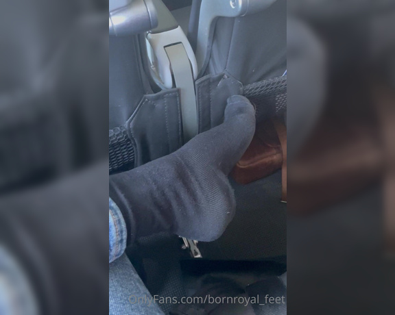 Bornroyal_feet aka Bornroyal_feet OnlyFans - Sock removal in airplane My smelly feet are going to be exposed to the passengers next to me My