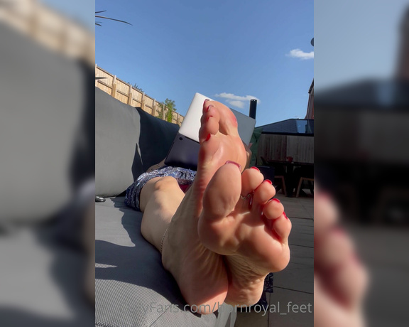 Bornroyal_feet aka Bornroyal_feet OnlyFans - You are watching me from your bedroom window and you just want to kiss my sunny soles