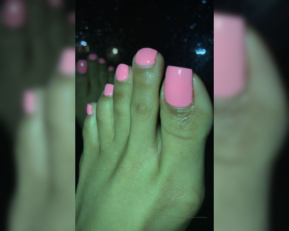 Islandbadgyaal aka Islandbadgyaal OnlyFans - Reimburse me for my mani pedi $85 for both 2