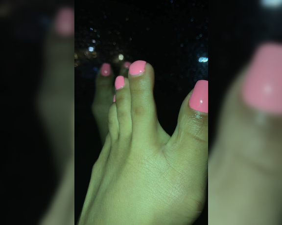 Islandbadgyaal aka Islandbadgyaal OnlyFans - Reimburse me for my mani pedi $85 for both 2