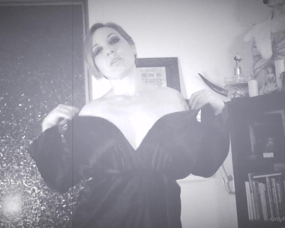 Mistress Kara aka Mistresskara OnlyFans - MK Vintage Sensual Tease (2018)