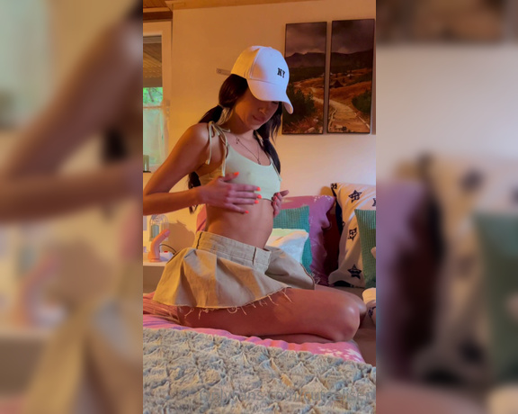 cuteelisen aka Cuteelisen OnlyFans - Full version 12mins follow me to the bed Ill show you that I like to masturbate in my favori