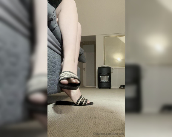 Footwife aka Foot_wife OnlyFans - I love dangling my sandals 1