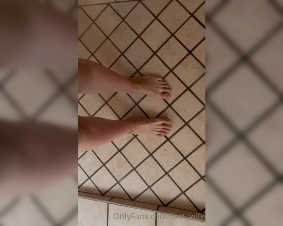 Footwife aka Foot_wife OnlyFans - Shower time