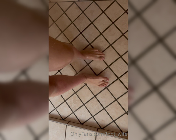 Footwife aka Foot_wife OnlyFans - Shower time