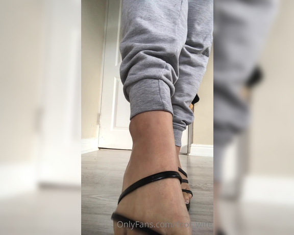 Footwife aka Foot_wife OnlyFans - Playing around with my heels