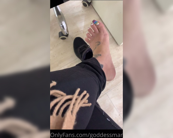 Latina Marina aka Latinamarina OnlyFans - Love gettin my feet out in public for a pedi! I Always think of you and get a cheeky clip in the sal