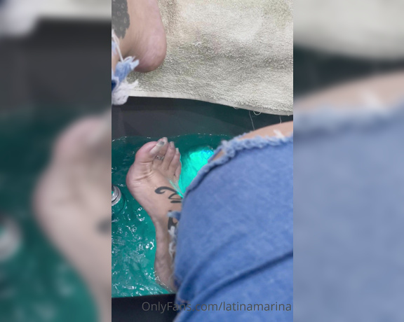 Latina Marina aka Latinamarina OnlyFans - My nude toenails in the water look so pretty the nail tech said I have very nice feet splash spl