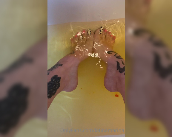 Latina Marina aka Latinamarina OnlyFans - I love wet feet n Bath time too much have to try not to get my phone wet!!! #flashbackfriday #freaky