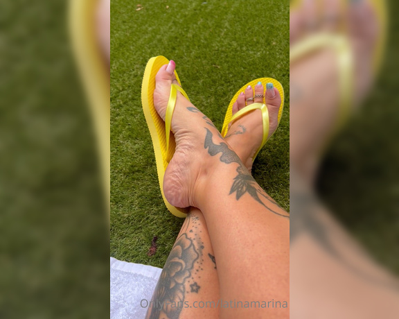 Latina Marina aka Latinamarina OnlyFans - Happy flip flop Friday everyone 1