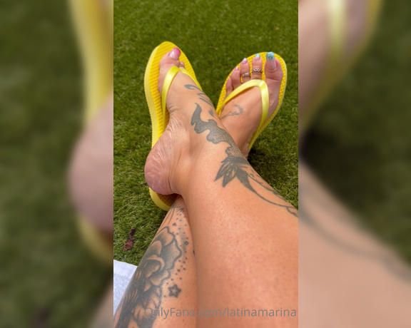 Latina Marina aka Latinamarina OnlyFans - Happy flip flop Friday everyone 1