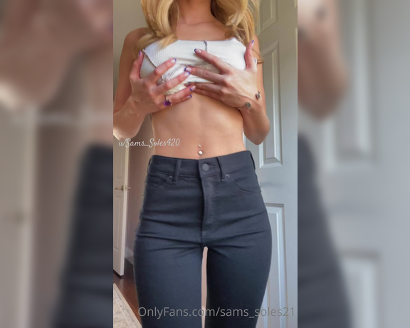 Sam Soles aka Sams_soles21 OnlyFans - OOTD These are new jeans too! Of course from Express