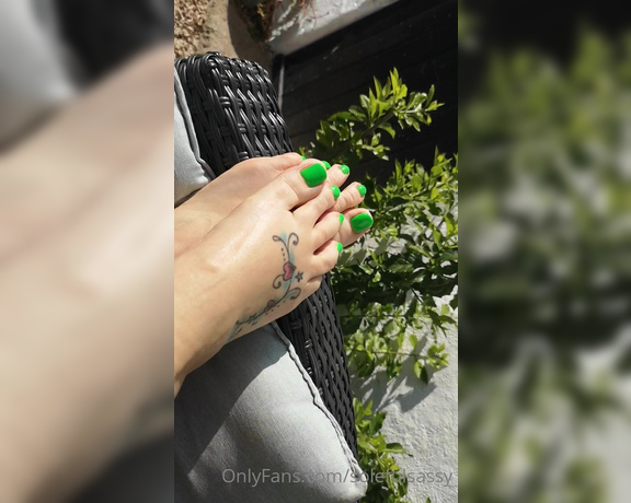 Solefulsassy aka Solefulsassy OnlyFans - Just my toes in the warm sunshine