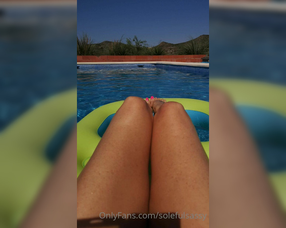 Solefulsassy aka Solefulsassy OnlyFans - Mmm be nice to have my toes sucked in the pool!