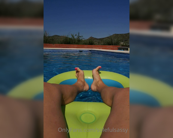 Solefulsassy aka Solefulsassy OnlyFans - Mmm be nice to have my toes sucked in the pool!