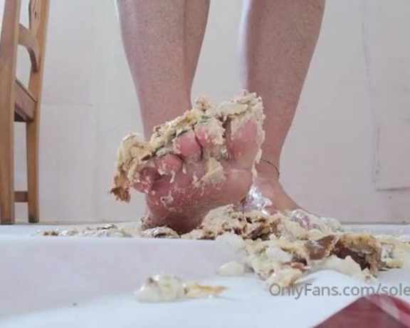 Solefulsassy aka Solefulsassy OnlyFans - Cake crush Ohhh the pleasure of smashing this with my feet mmmmm!