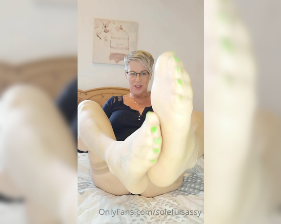 Solefulsassy aka Solefulsassy OnlyFans - Some nylon JOI for you!