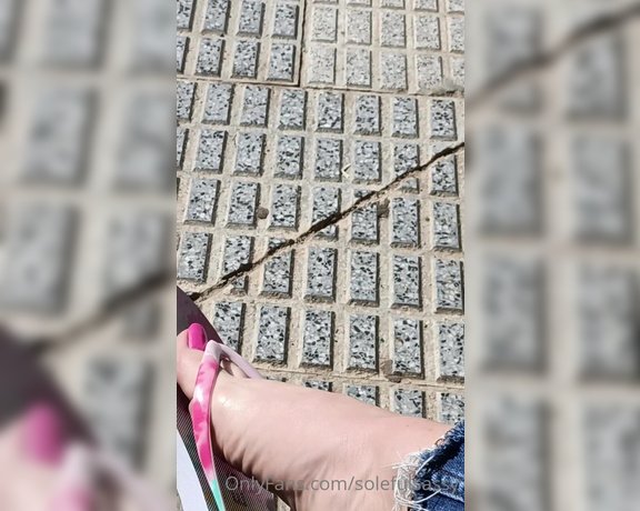 Solefulsassy aka Solefulsassy OnlyFans - A little Sassy dangle for you at a cafe! a few guys checking those tootsies out