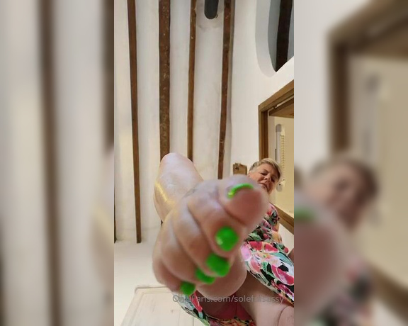 Solefulsassy aka Solefulsassy OnlyFans - Giantess Sassy is gonna crush you!