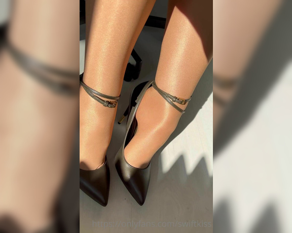 Swift Kiss aka Swiftkiss OnlyFans - For the fans of beautiful high heels 1