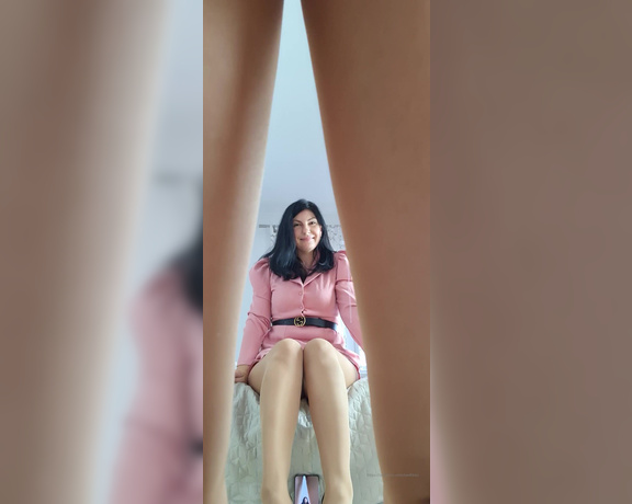 Swift Kiss aka Swiftkiss OnlyFans - 5 short clips with my pink dress and 5