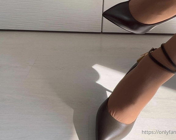 Swift Kiss aka Swiftkiss OnlyFans - For the fans of beautiful high heels 2