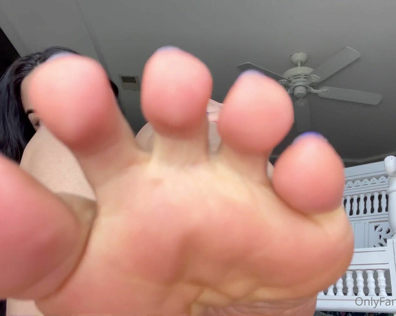Mxdchai aka Mxdchai OnlyFans PPV Video - So wet when I dangle my soles in your face 458 minute soles view while I play with a dildo no 2
