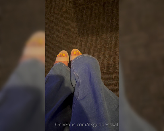 Goddess Kat aka Itsgoddesskat OnlyFans - Toes out rocking to the music waiting for my turn to sing karaoke